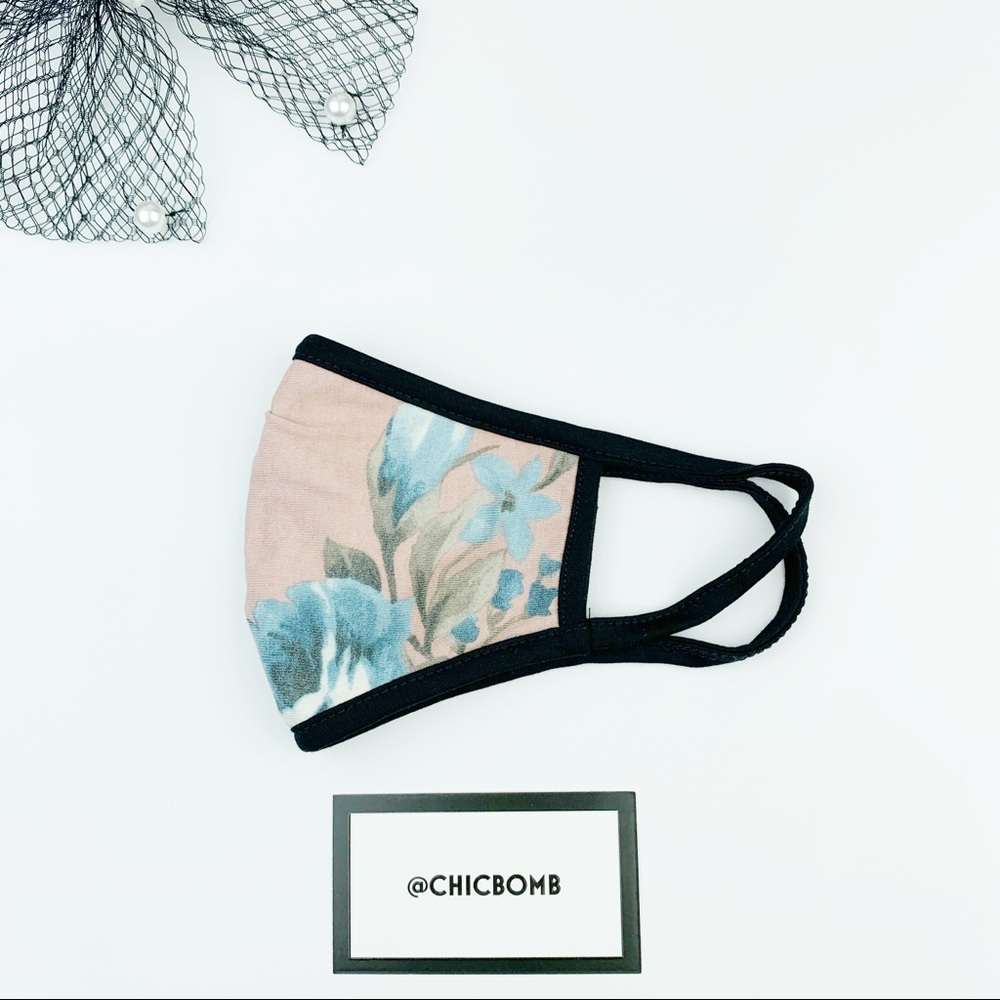 BLUSH FLORAL CLOTH FACE MASK WITH INSERT SLOT - Picture 3 of 5